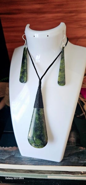 Pounamu /Greenstone Carousel 2