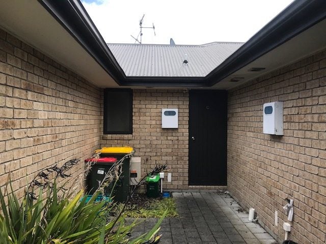 Image 1 of 8