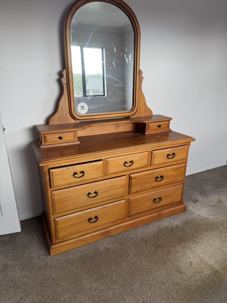Rumi Dresser with Mirror – Around 20 Years Old Carousel 1