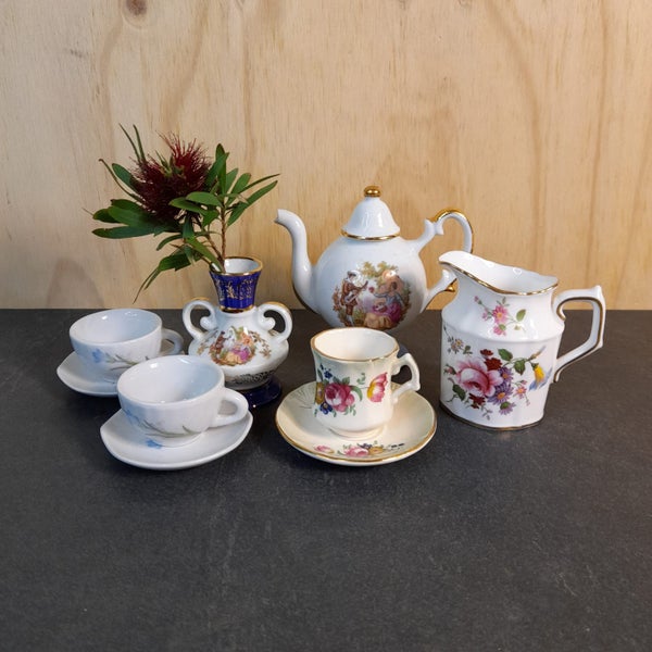 Be teddy bear's picnic ready - mini tea set, mixed china Carousel 8