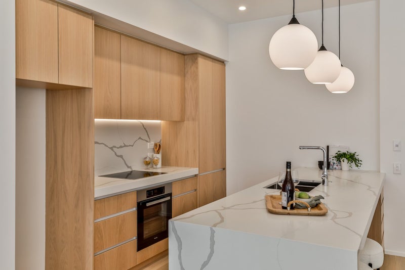 Final Sell - Spacious Apartment + Two Carparks62865854726275114