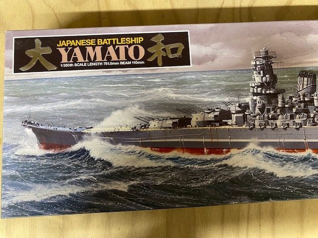 1:350 Yamato with extras Carousel 1