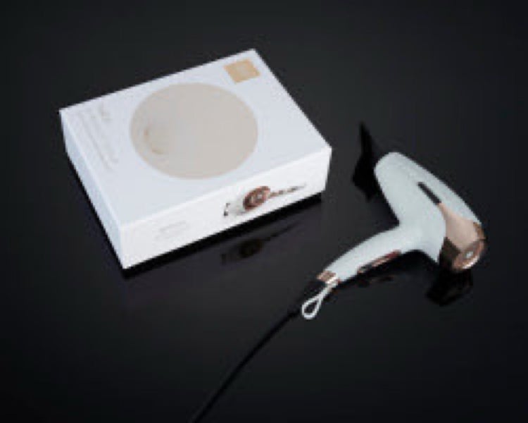 GHD helios in white. Carousel 3