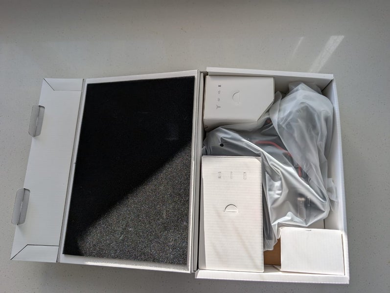 DJI RS3 – Near New Condition | Barely Used Carousel 2