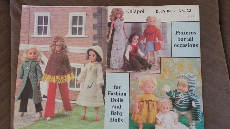 KAIAPOI DOLLS CLOTHES KNITTING PATTERN BOOKLET Carousel 1