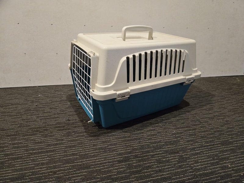 Cat / small animal carrier (Small Size) Carousel 1