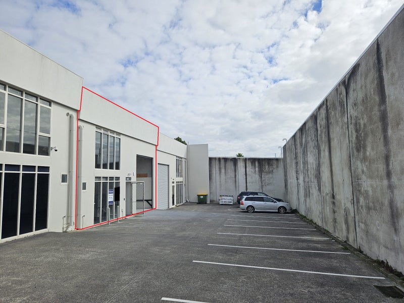 Image 1 of 7