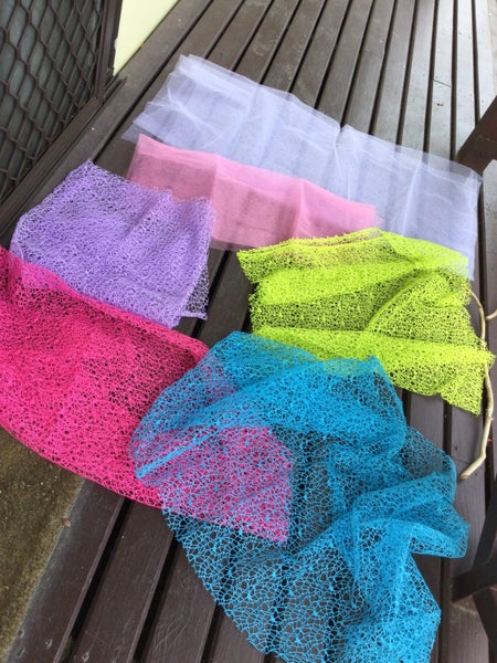 6 PIECES OF LACE AND TULLE Carousel 1