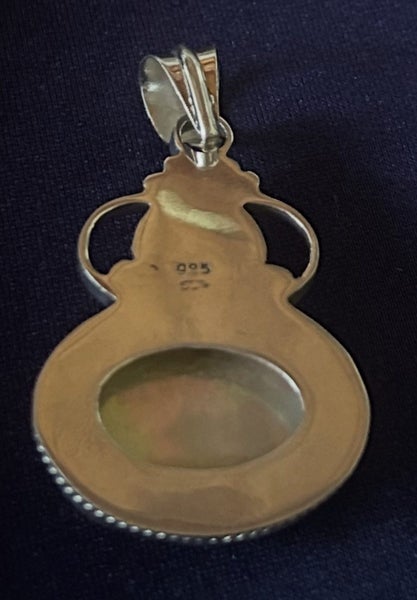 Sterling Silver ‘Pendant’ with Mother of Pearl & red Agate. Carousel 2