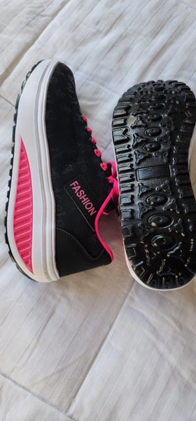 Sneakers Carousel 2