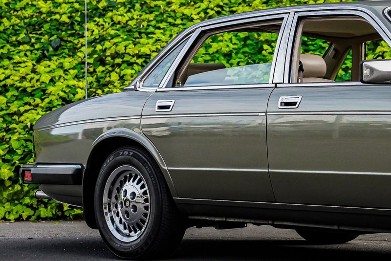 1988 Jaguar XJ6 Vanden Plas62865834479745112