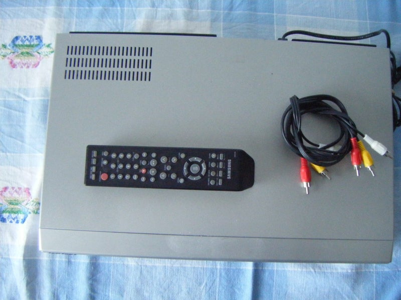 Samsung VCR&DVD Player Carousel 2