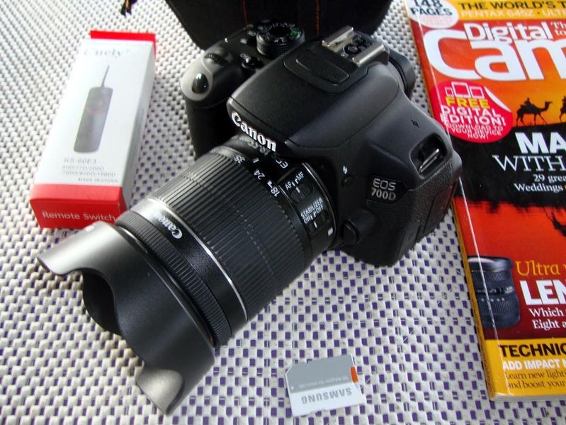 Canon EOS 700D DSLR Camera =3 LENS ATTACHMENTS62936672038531112