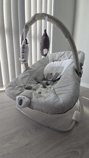 Joie Vibrating Baby Bouncer Carousel 1