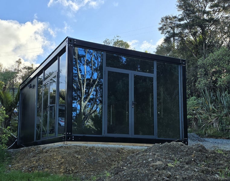 7*4m 28sqm Glass Wall PORTABLE BUILDING / CABIN / BUILDING / TINY HOUSE / UNIT Carousel 1