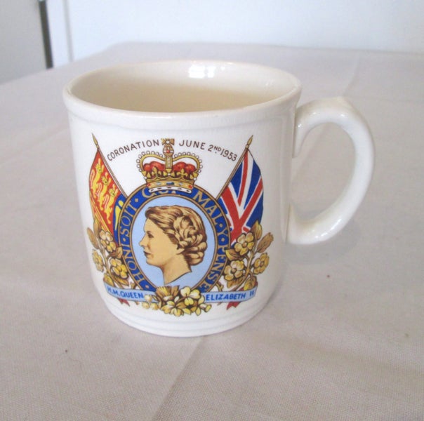 British Pottery Manufacturers Queen Elizabeth II Coronation Mug Carousel 1