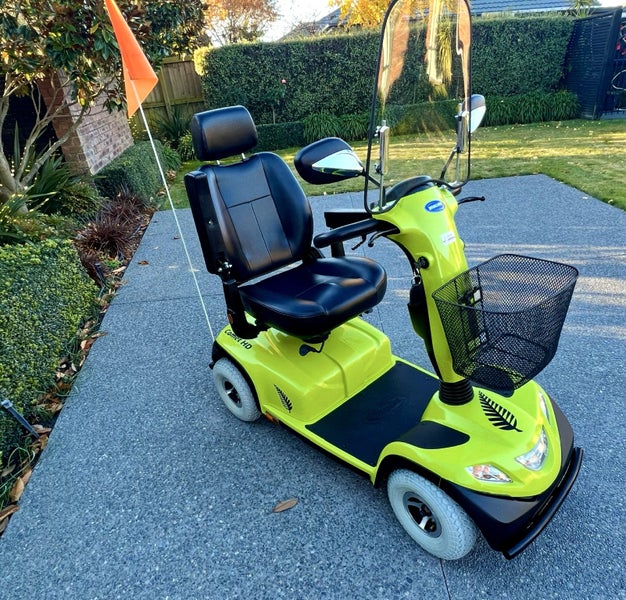 Invacare Comet Pegasus Metro Mobility Scooter Carousel 2