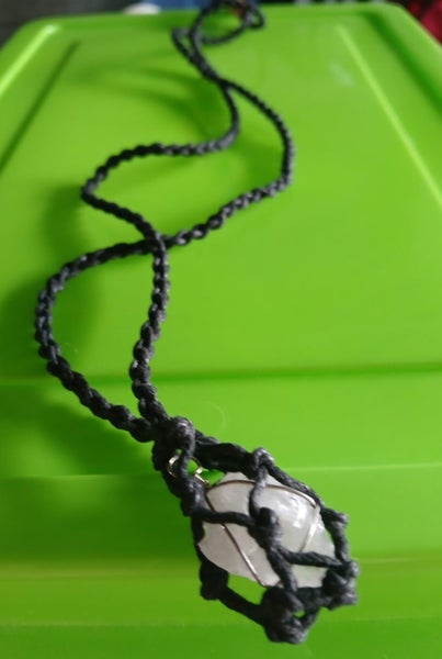 Necklace - clear quartz Carousel 1