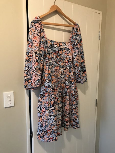 VERO MODA DRESS ~ Size 14-16 Puffy Sleeves Striking Fabric English Design : : : Carousel 1