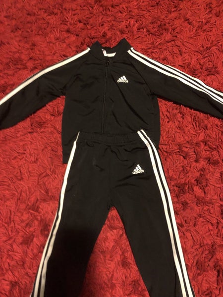 2-3 yrs ADIDAS TRACKSUIT GREAT CONDITION Carousel 1