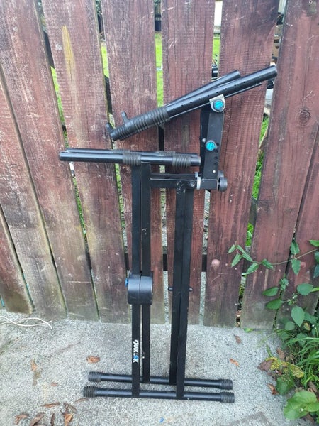 Quik Lok 2 Teir Key Board / Synthesizer Stand Carousel 1
