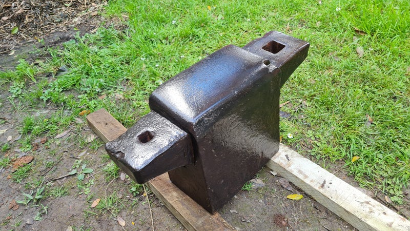 Blacksmith swordsmith blade maker anvil628543161447691124