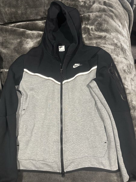 Nike TechFleece Medium (grey/black) Carousel 1