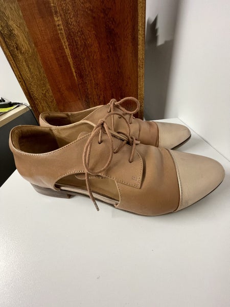 Ziera flats. Two toned brown & gold Carousel 2