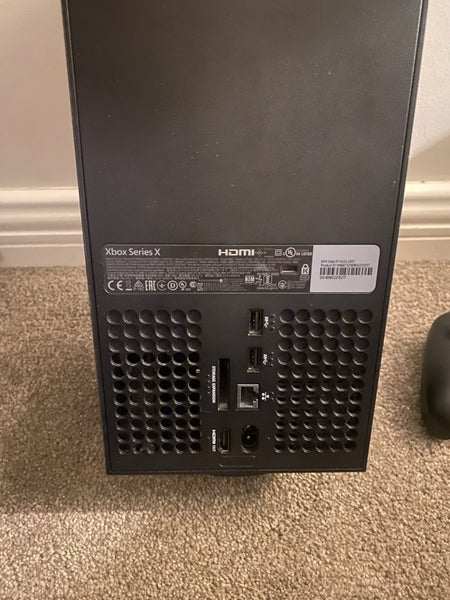 Xbox Series X w/ Disc Drive - 1 Controller Carousel 5