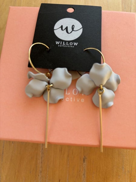 WILLOW COLLECTIVE Beautiful Drop Earrings NEW Carousel 1
