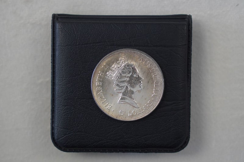 Australia 1992 Kookaburra 1oz $5 Silver Coin Carousel 2