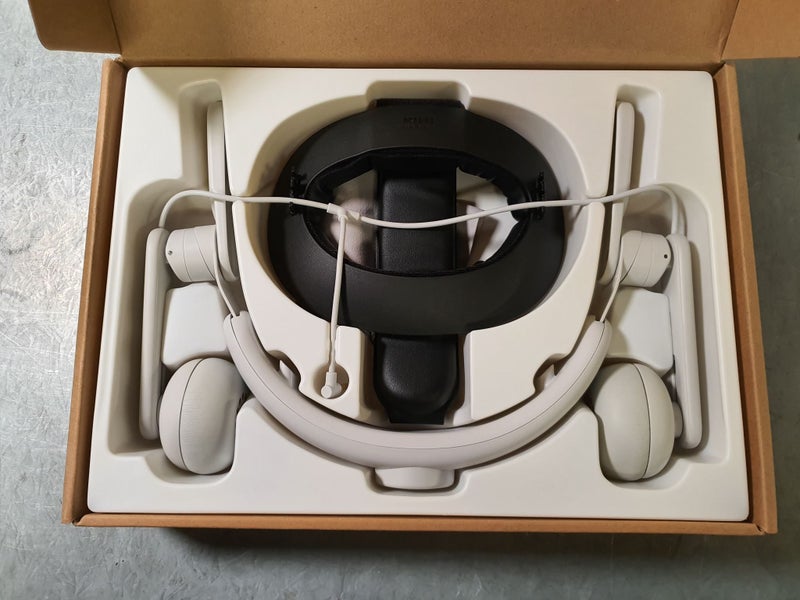 Kiwi Design QUEST 2 Headstrap with Headphones Carousel 2