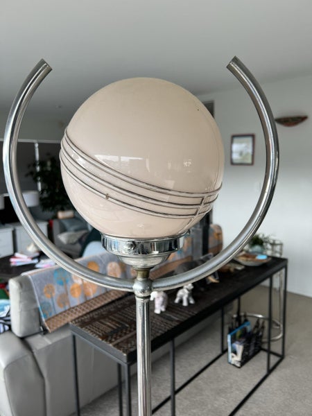 Art Deco lamp Carousel 1