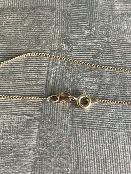 9ct gold curb chain Carousel 6
