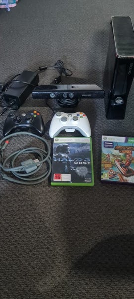 Xbox 360 Slim 50gb plus 2 x controller 2 x games and Kinect Carousel 1