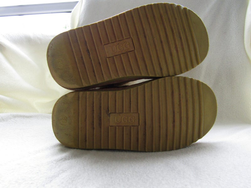 UGG Tish Kids Boots Carousel 3