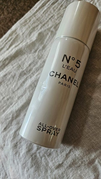 CHANEL N°5 L'EAU ALL OVER SPRAY 150ML (LIMITED EDITION) Carousel 3