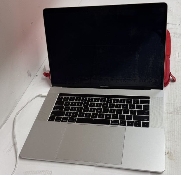 Faulty 2017 Apple Macbook Pro Carousel 1