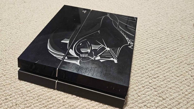 PS4 Darth Vader Edition Carousel 2