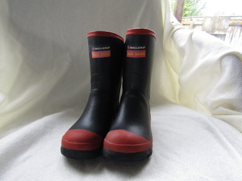children's Skellerup Red Band gumboots Carousel 1