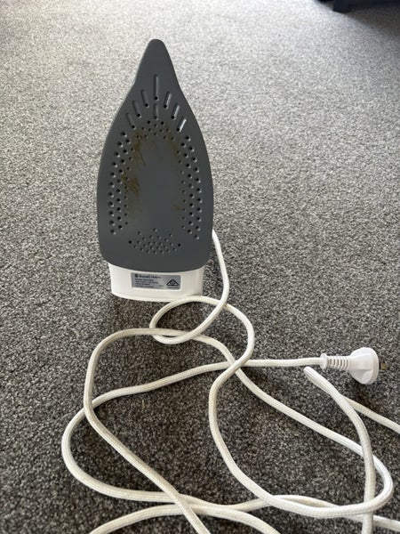Russel Hobbs Steam Iron Carousel 2