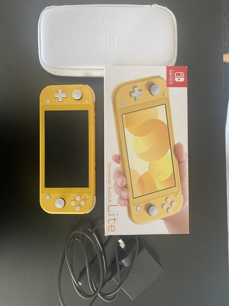 Nintendo Switch Lite Yellow Carousel 1