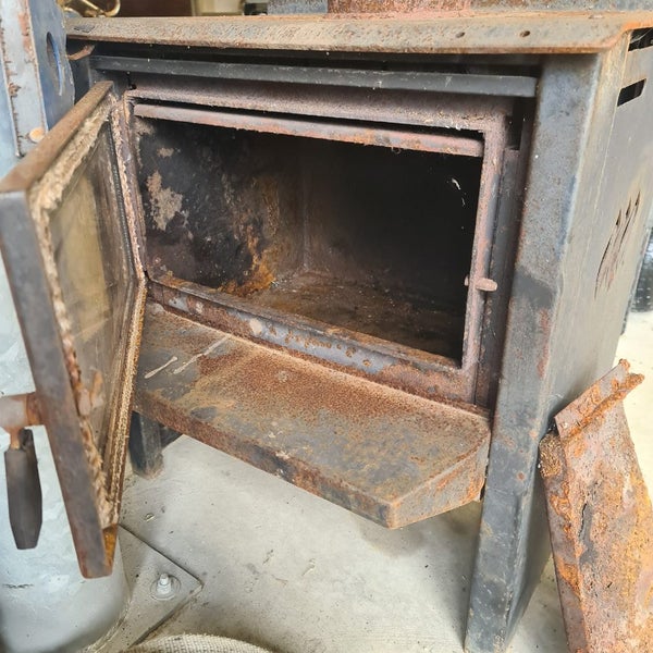 A good sold steel fireplace Carousel 2