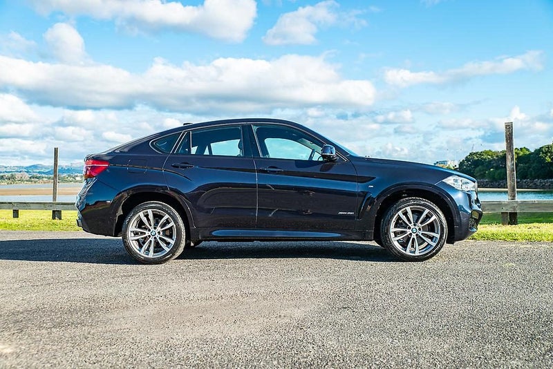 2015 BMW X6 x Drive 35i M Sport62864747825409112