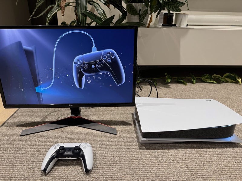 PlayStation 5 (Disk Drive / 800GB / Original Release) Carousel 2