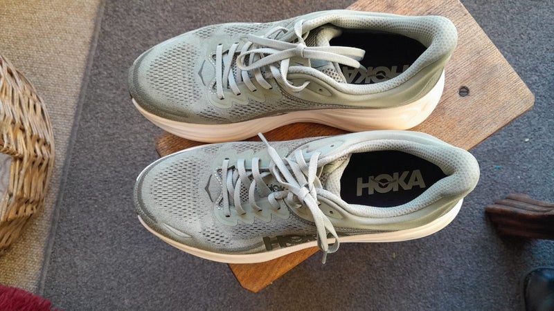 HOKA trainers. BONDI 9 Carousel 1