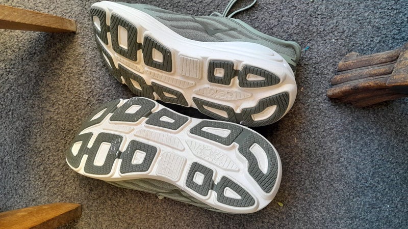 HOKA trainers. BONDI 9 Carousel 4