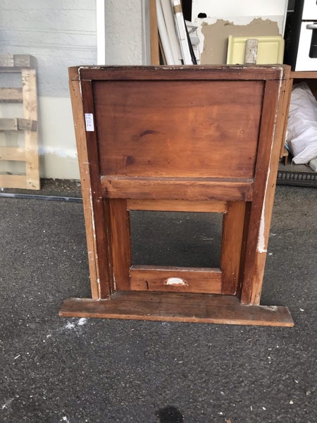 Rimu Serving Hatch - #01780. Carousel 1