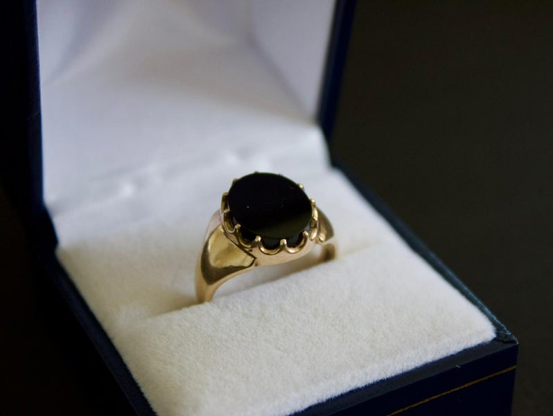 9ct Yellow Gold and Onyx Mens Ring Carousel 1