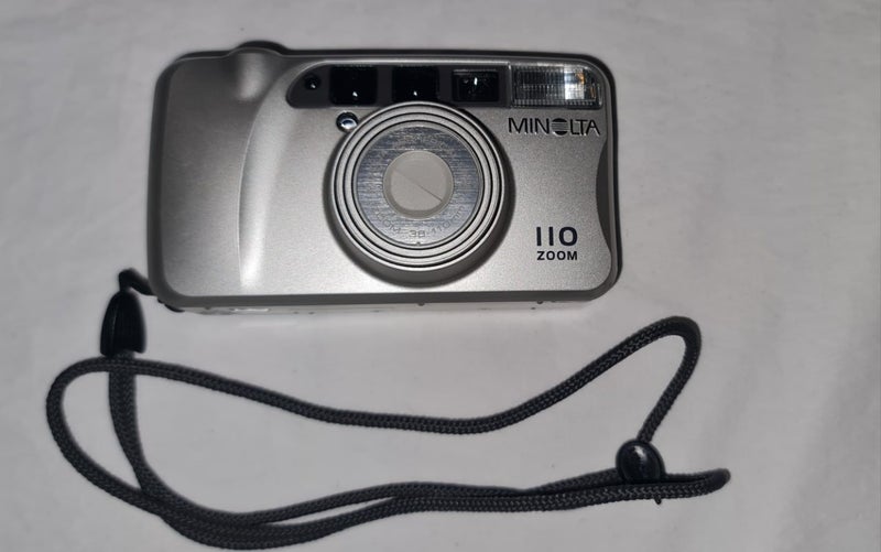 MINOLTA 110 ZOOM 35MM POINT & SHOOT FILM CAMERA Carousel 1